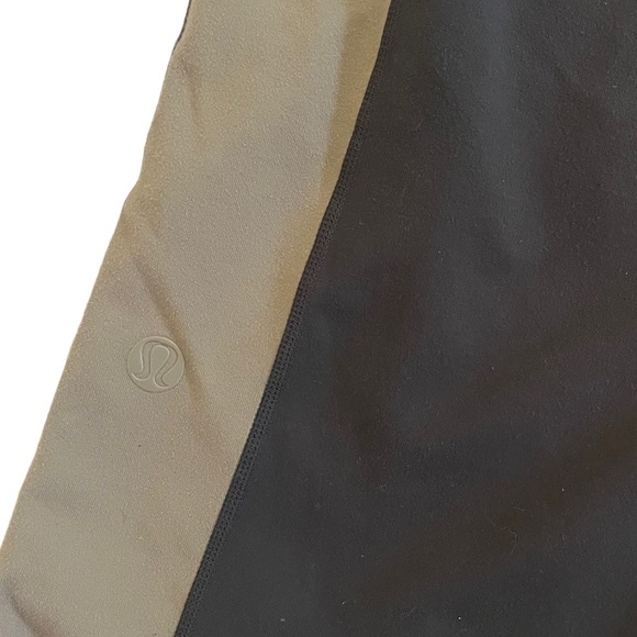 Lulululemon Cropped Wide-Leg Yoga Pant Size 4 - Picture 4 of 5